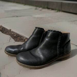 Comfortiva Fallston Womens Sz 10 Black Leather Weatherproof Ankle Boots Booties
